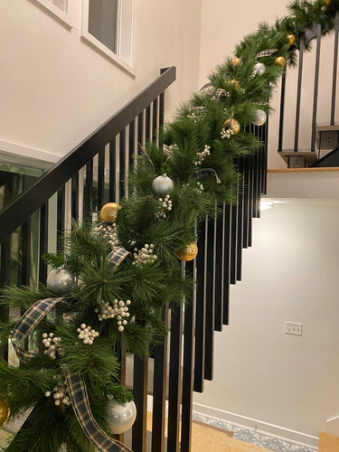 9' x 18" Long Needle Mixed Garland